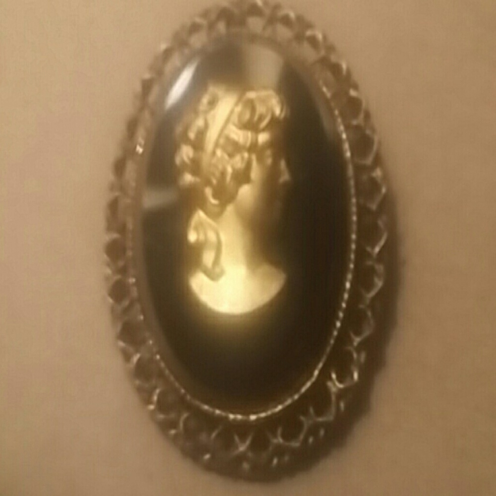 broche